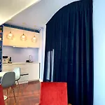 Downtown Italian Apartman *