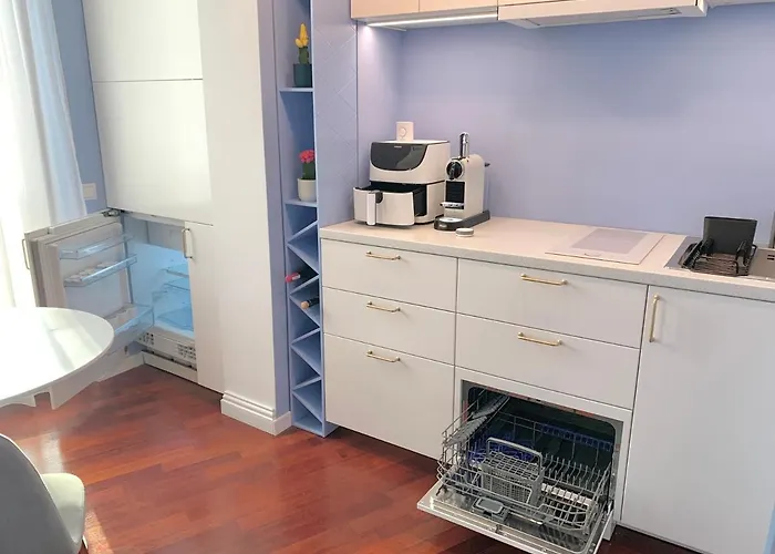 Downtown Italian Apartment