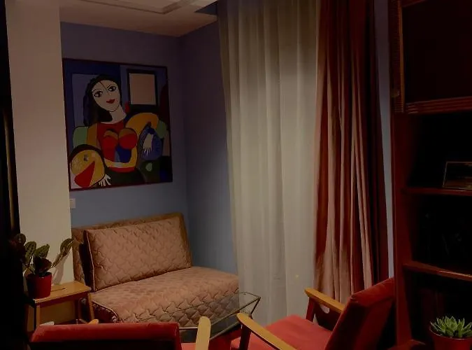 Апартаменти Downtown Italian *