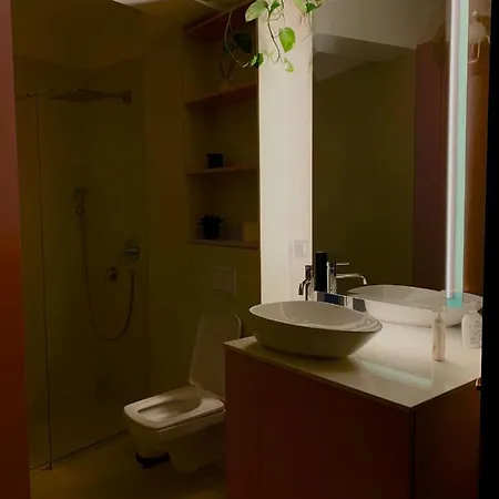 Downtown Italian Бухарест