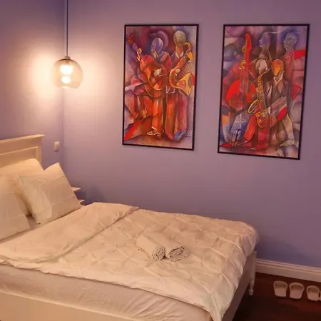 Downtown Italian Apartament