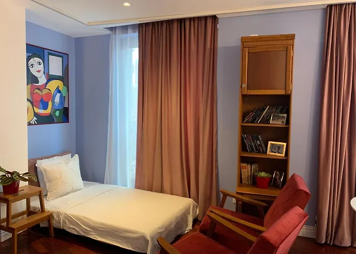 Downtown Italian Apartament